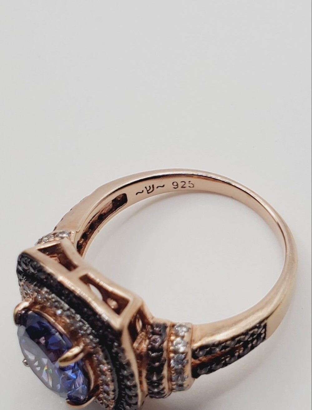 18k Rose Gold - 925 Silver Round Tanzanite, Mocha & White diamond simulants Ring - Picture 7 of 9